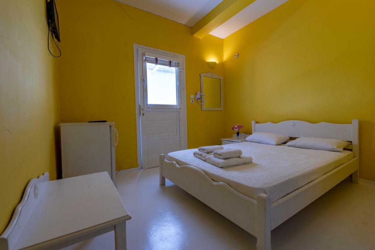 Kymothoi Rooms & Pool Bar Gavrio Exterior foto